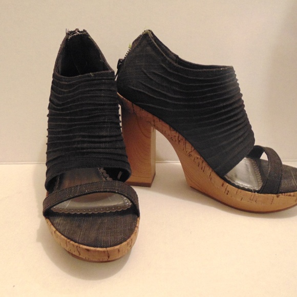 Jean Heels - Picture 1 of 8
